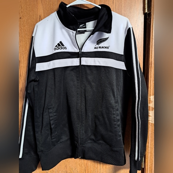 Adidas jacket - Picture 3 of 3